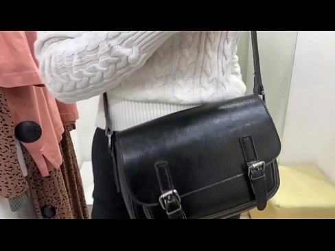 ❤️ Masturbasyon piblik nan jenn femèl FeralBerry ak yon gode nan sal la Fitting Porno nan nou % ht.assistdoctor23.ru% ❌❤